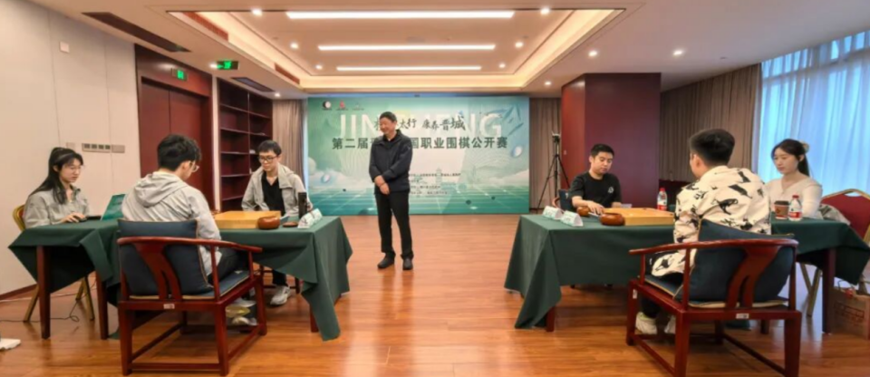 对战中黑棋, 位世界冠军