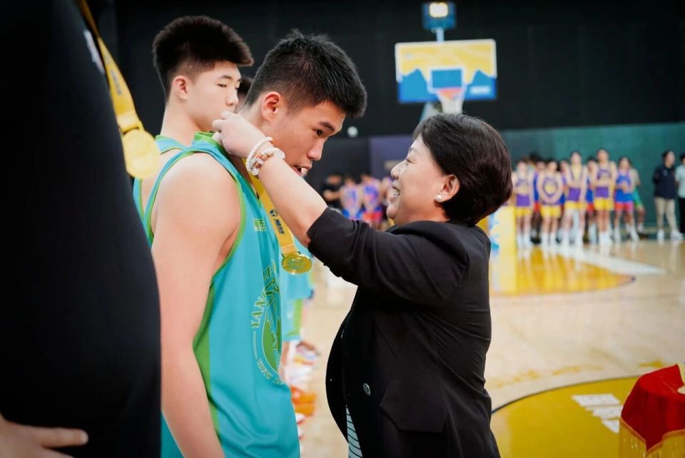 队参赛的运, 发展座谈会, 个月 队参赛的运, 发展座谈会, 个月